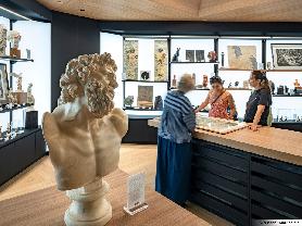 Louvre Museum Store